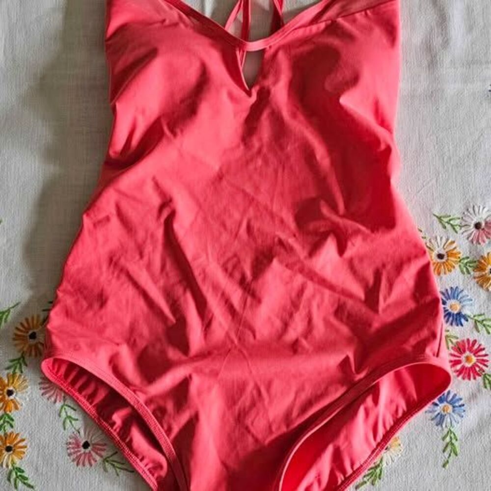 Lululemon Athletica One-Piece Swimsuit NWOT Coral Strappy Open Back sz S